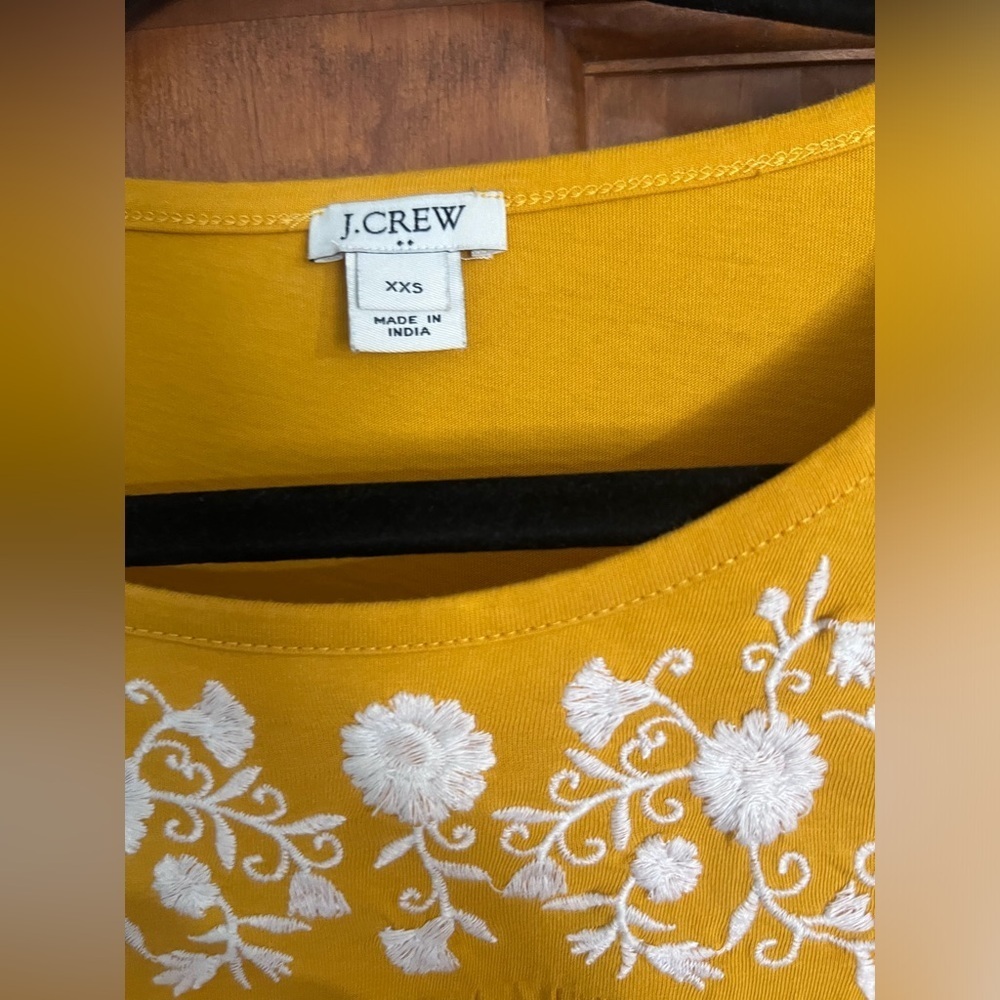 J crew yellow top, bundle & save 30% off 2+ items​​​ - Picture 3 of 7